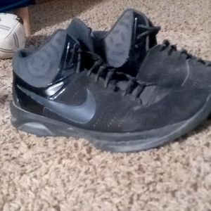 Nike size 10.5 mens, Black. Airviso pro